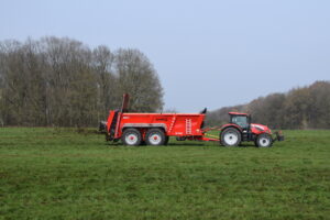 Un nouvel épandeur grande largeur Record Vulkan VS 7000 tandem chez Jan Pardon