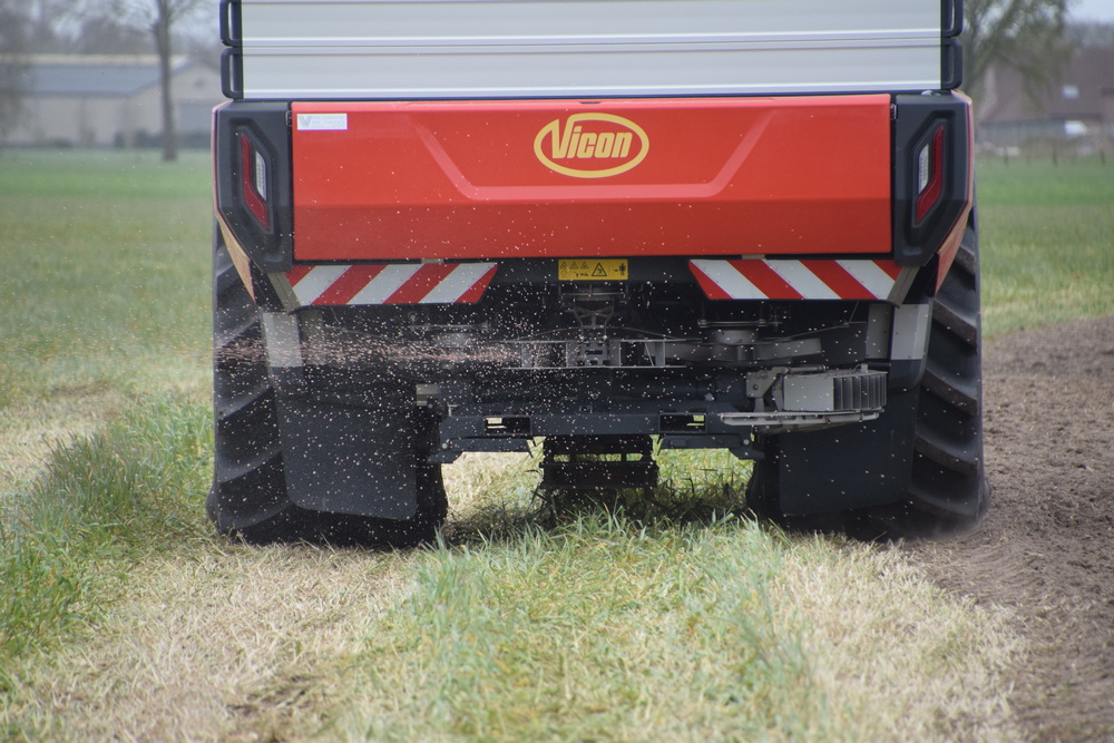 L'épandage en bordure n'est pas une nouveauté pour le fabricant et offre un beau résultat.