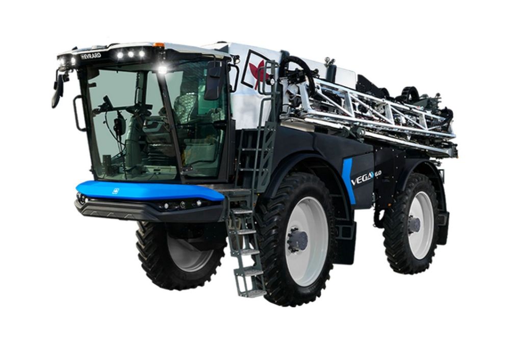 Evrard présente un nouveau pulvérisateur automoteur à cabine avancée, le Vega