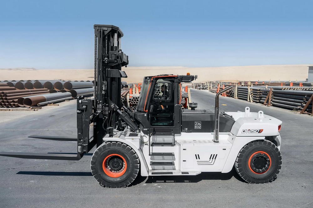 Bobcat dévoile ses nouveaux chariots élévateurs diesel DV180/250S-9