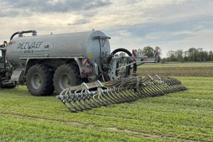Le Dezwaef Pegasus est un injecteur pouvant être monté sur n’importe quelle tonne. Il est disponible en largeur de 7,5, 9 et 10,5 m.