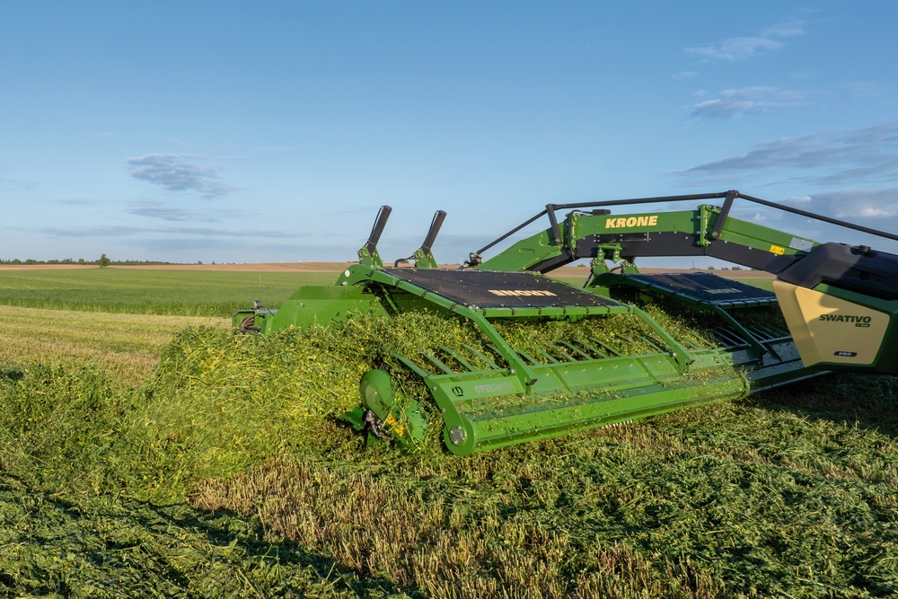 Selon Krone, le fourrage est déposé en douceur sur le tapis, qui a une largeur d’1,20 m.
