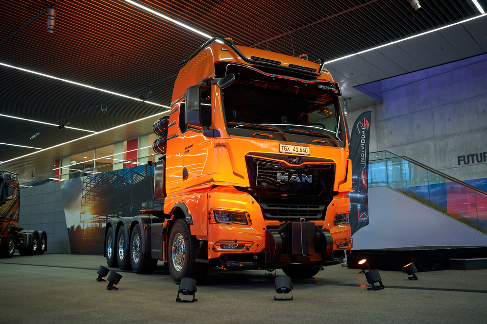 MAN dévoile le TGX 41.640 8x4/4, un nouveau tracteur lourd de 250 tonnes