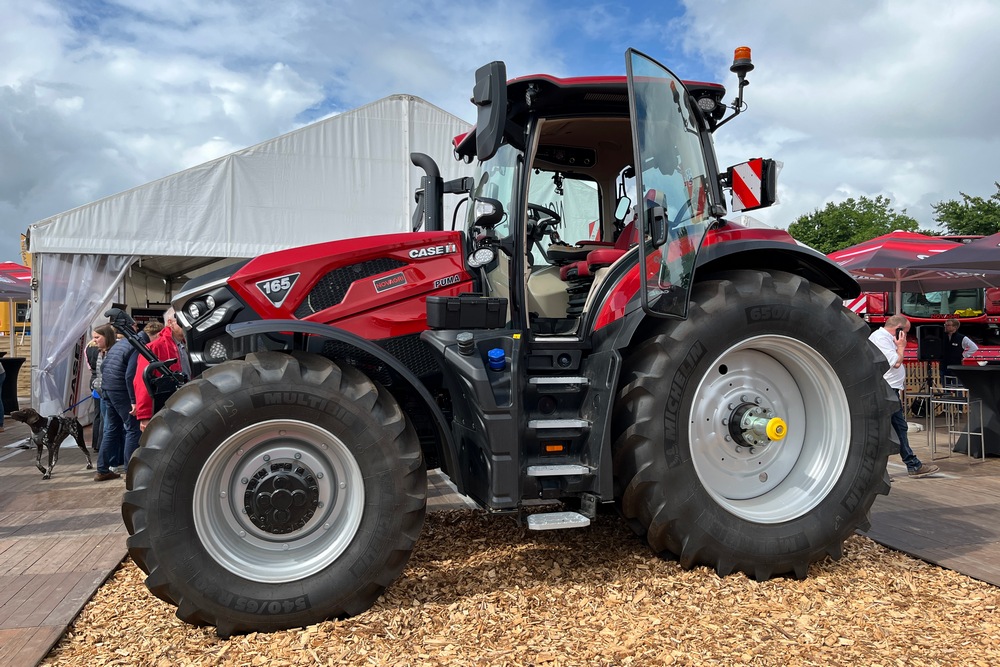 Plusieurs tracteurs dévoilés à Agritechnica étaient présents : Deutz-Fahr 8 TTV, Claas Axion Série 9 Cmatic ou encore Case IH Puma.