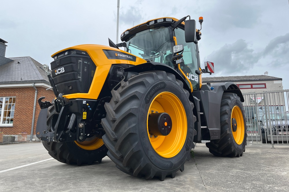 Un premier JCB Fastrac 6300 belge chez Keymolen Agri