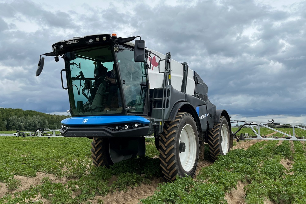 Evrard a créé la surprise ce printemps en dévoilant son nouveau pulvérisateur automoteur baptisé Vega.