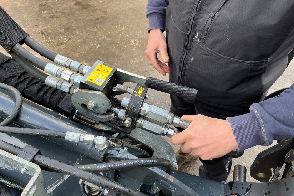 Le raccordement automatique des fiches hydrauliques est très pratique selon Frank Cloet.