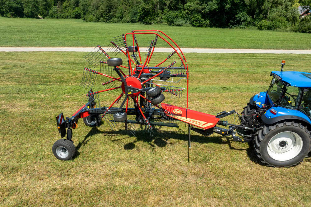 Vicon présente ses nouveaux andaineurs double rotors Andex 725 et Andex 785.