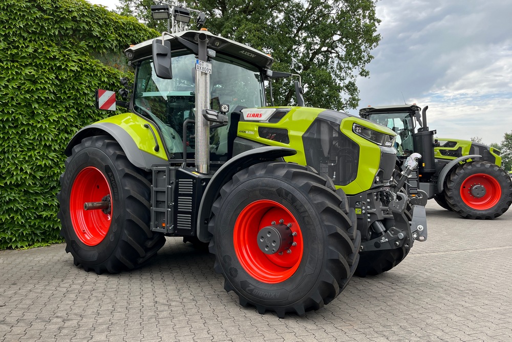 Le moteur six cylindres de 6,7 l développe une puissance maximale de 313 ch.