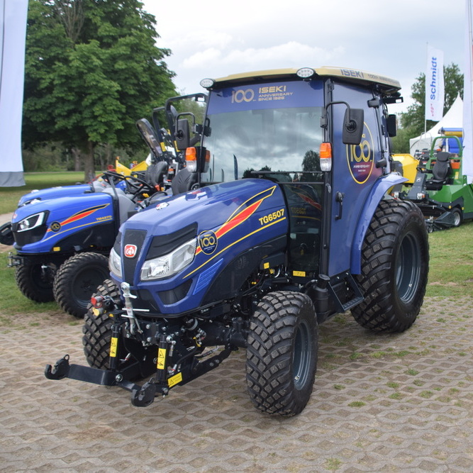 Chez Van der Haeghe, un tracteur Iseki était présenté dans une édition anniversaire.