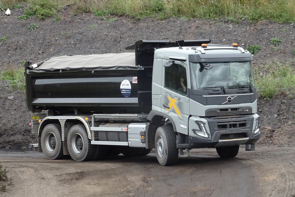 Deux Volvo FMX de démonstration étaient équipés du nouveau moteur 6 cylindres D13.
