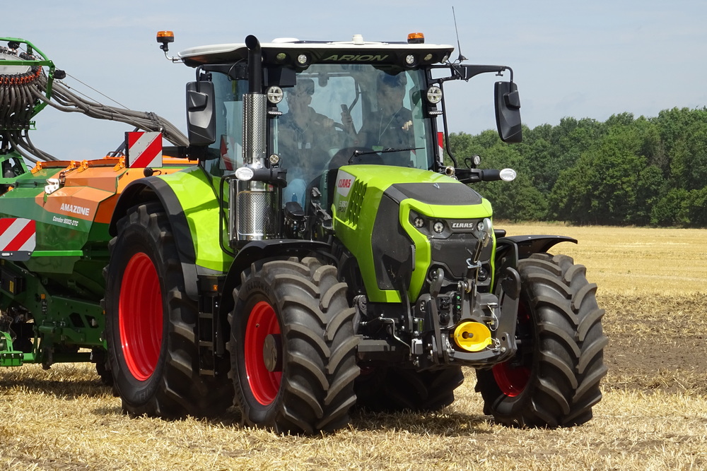 Claas lance le nouvel Arion Série 5 Cmatic avec trois modèles : Arion 5.140 cmatic, Arion 5.160 cmatic et Arion 5.180 Cmatic.