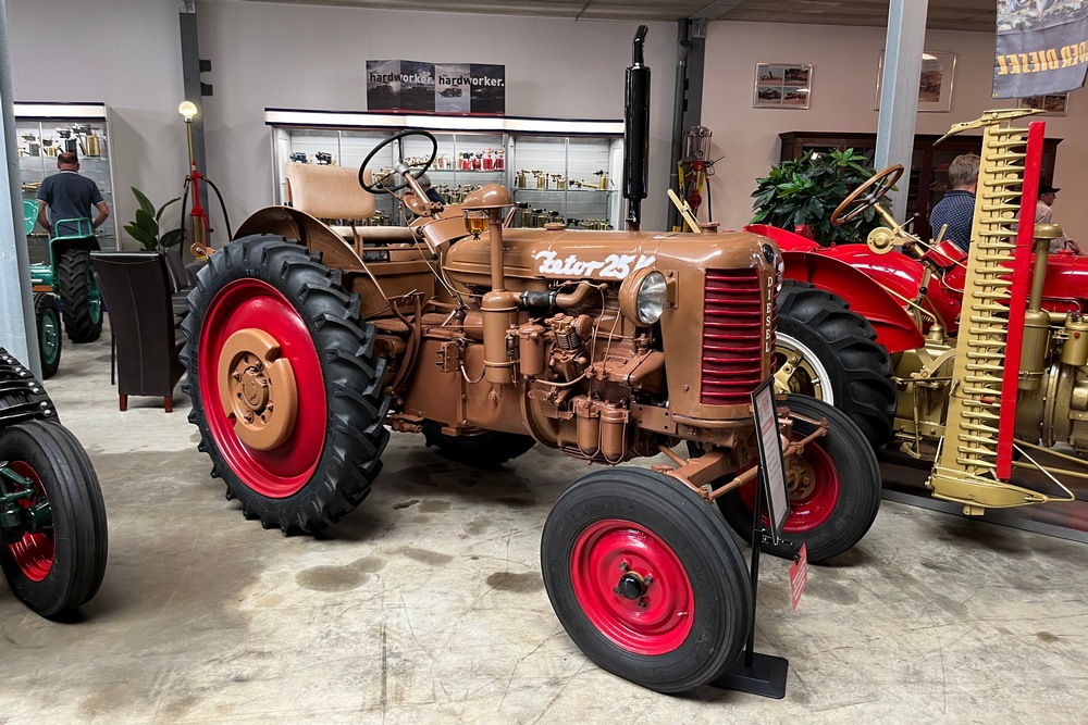 Ce Zetor 25k est destiné à être utilisé dans les cultures en ligne.