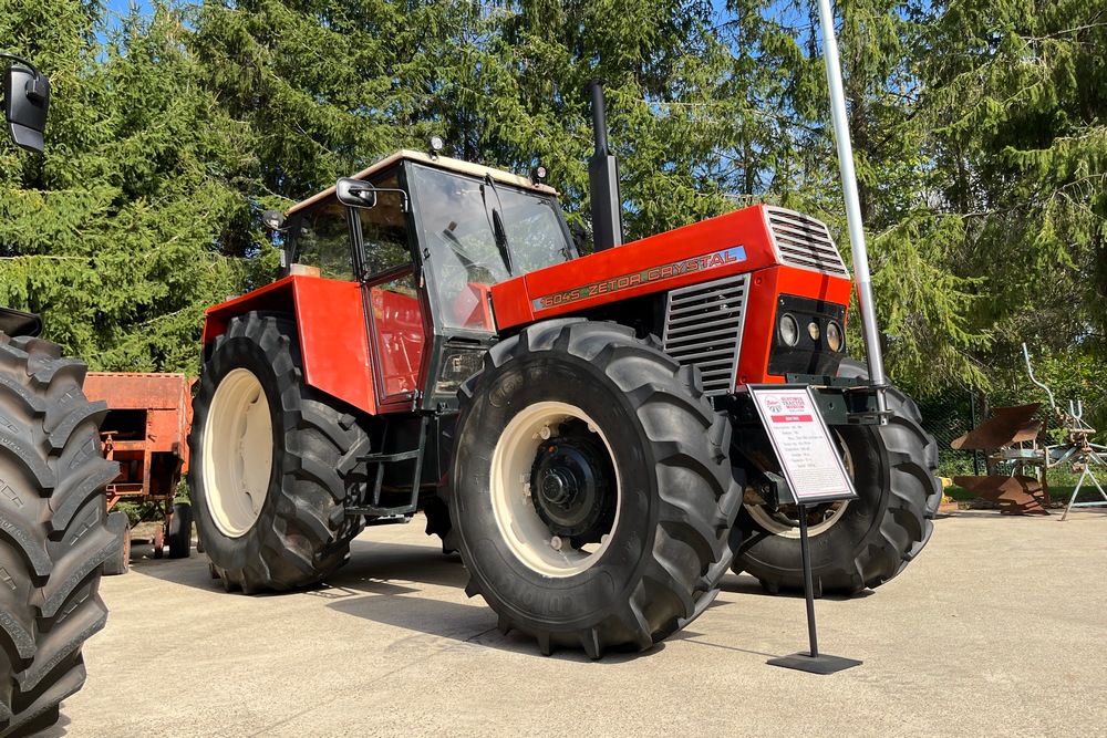 Le Zetor Crystal 16045 reste le plus grand tracteur de la série Crystal. Beaucoup d’entreprises agricoles belges en ont possédé un à l’époque.