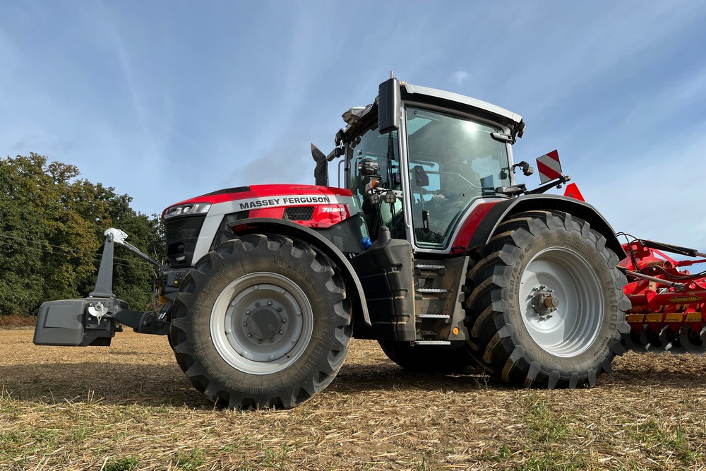 Le MF 7S Mark 2 sera prochainement exposé sur différents salons, notamment à l’EIMA, du 10 au 14 novembre en Italie, ainsi que chez nous à Interpom, du 29 novembre au 1er décembre 2026 à Kortrijk Xpo. Sa production débutera au printemps 2027.