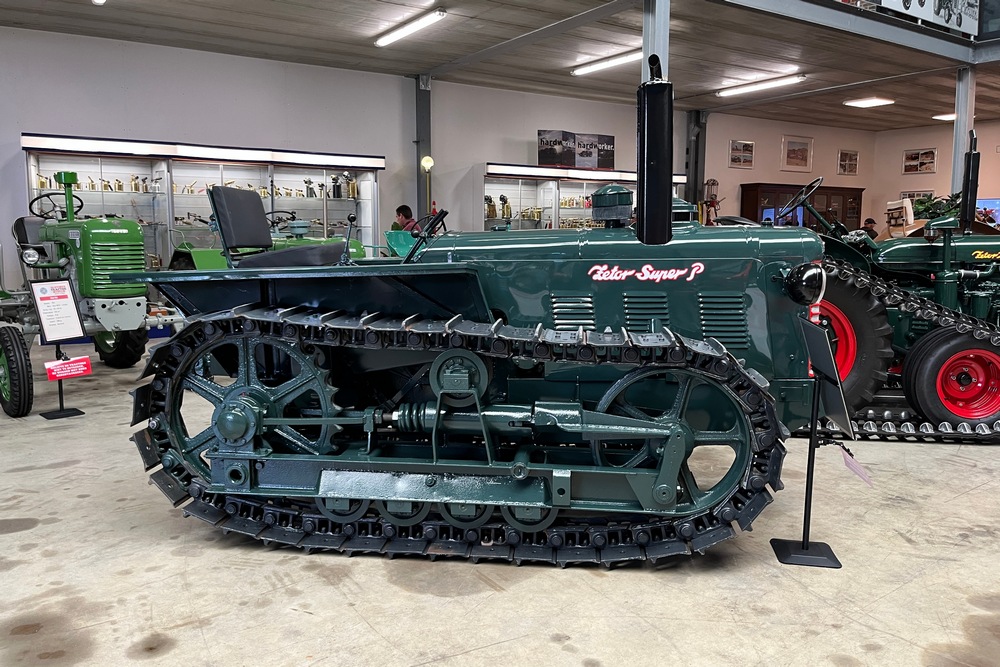Zetor Super P sur chenilles métalliques