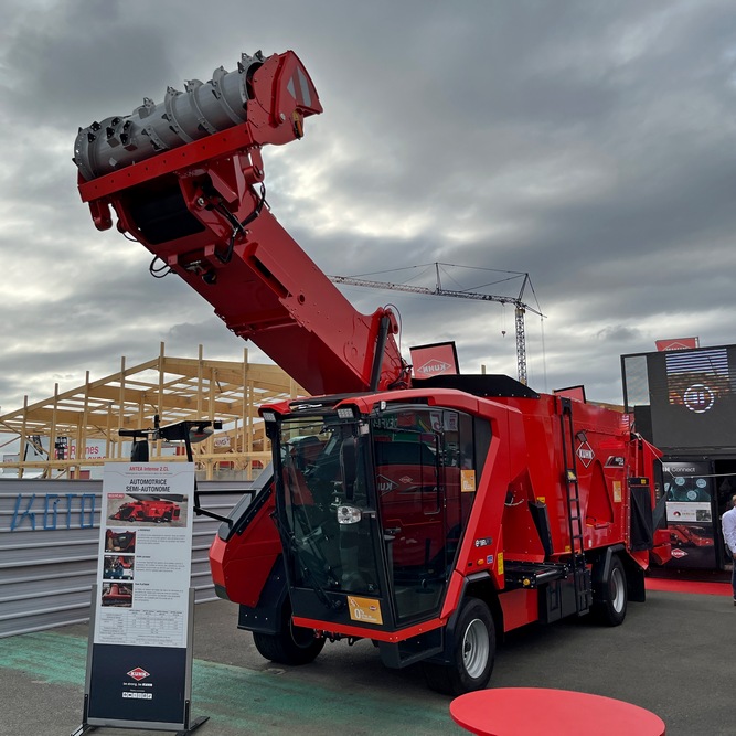 La nouvelle mélangeuse automotrice Kuhn Antea Intense 2.CL associe automatisation, connectivité et maîtrise de la ration.